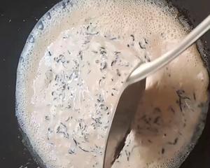 stirring milktea